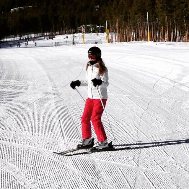 Tara skiing