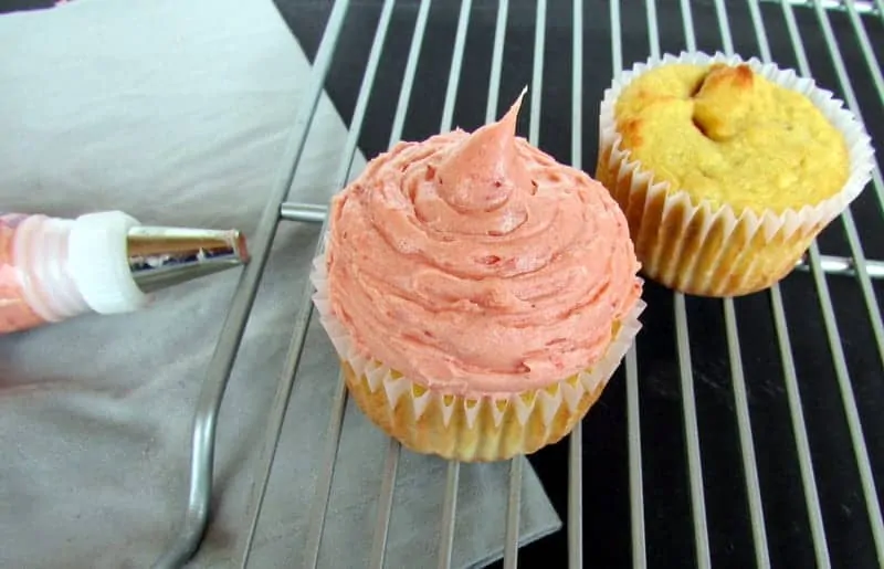 low FODMAP strawberry cupcakes and frosting via Treble in the Kitchen