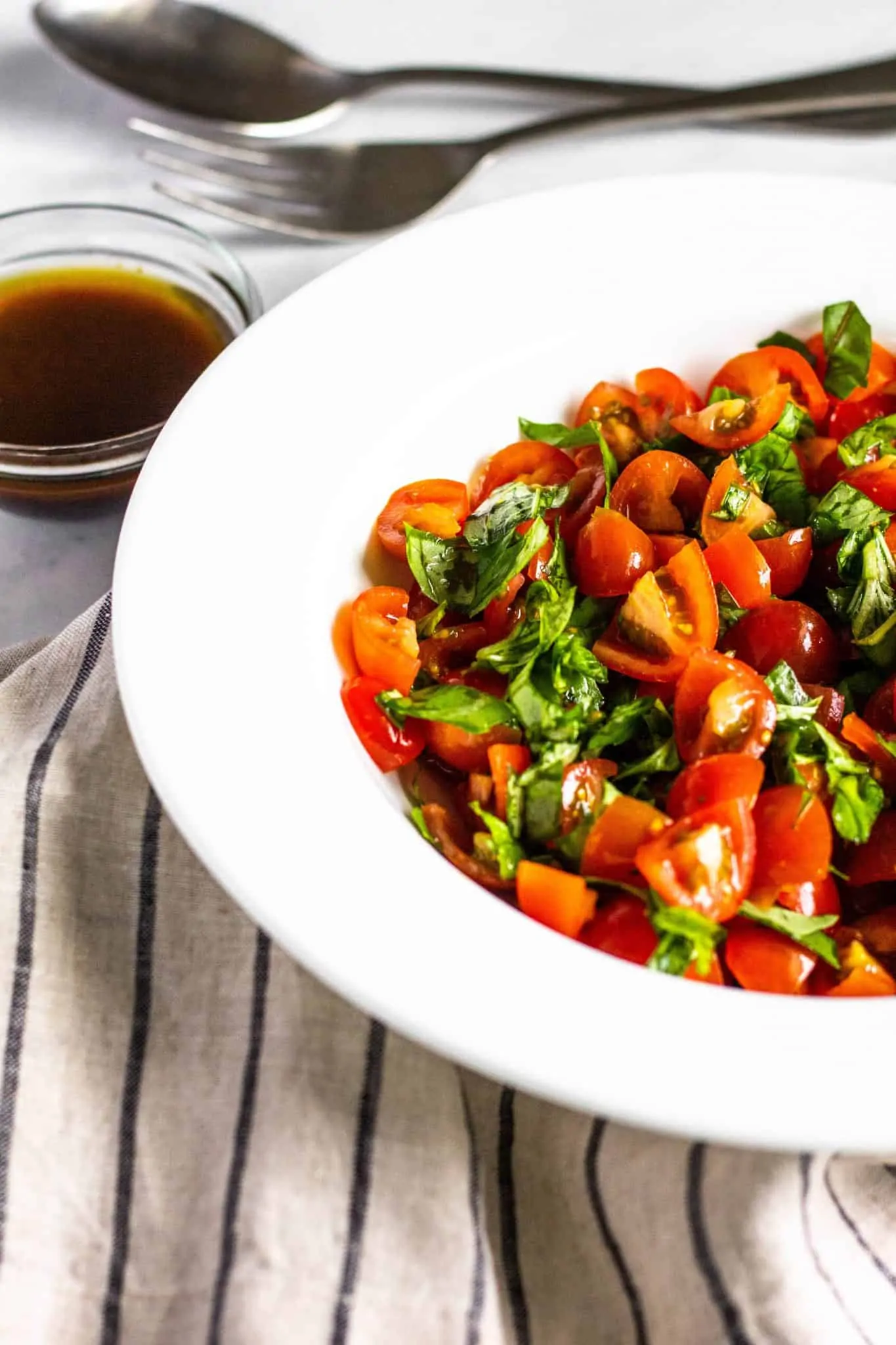 Tomato Basil Salad #lowfodmap #tararochfordnutrition