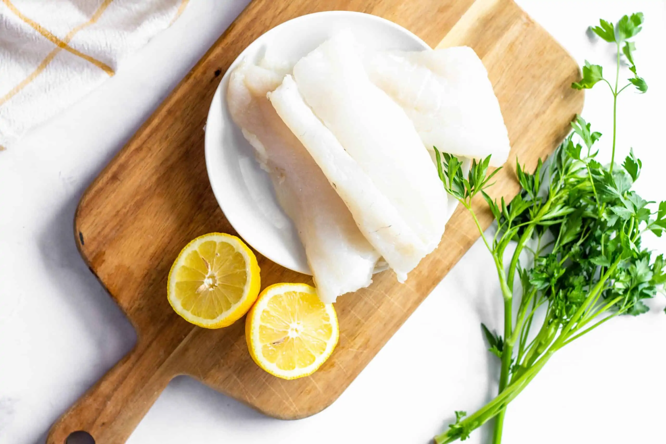 Baked Lemon White Fish #seafoodrecipe #healthydinner #tararochfordnutrition