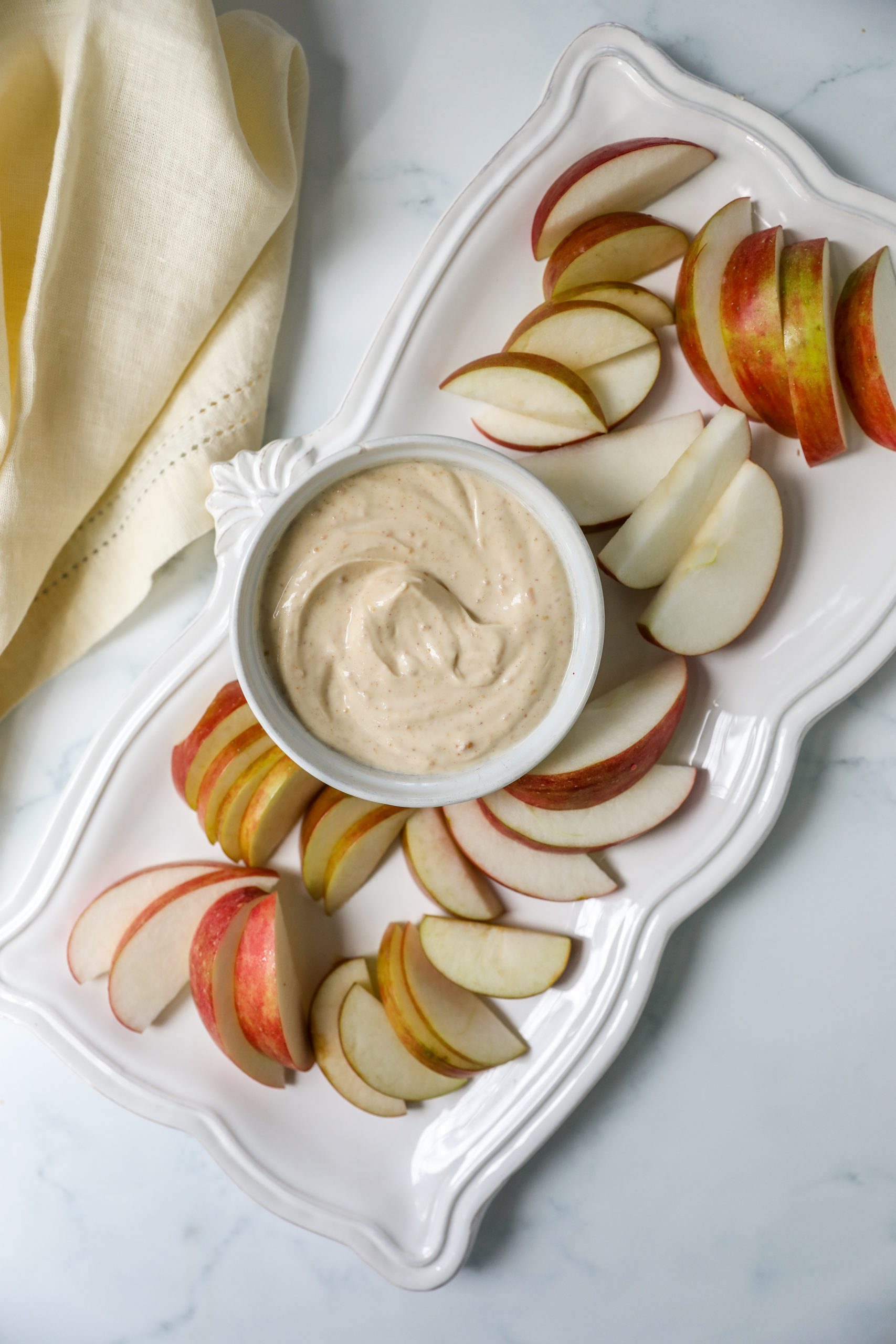 Greek Yogurt Apple Dip #tararochford #appleseason